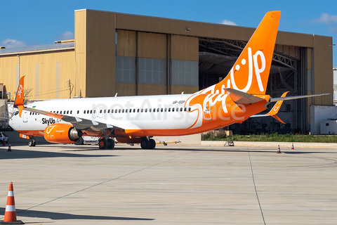 SkyUp Airlines Boeing 737-8BK (UR-SQP) at  Luqa - Malta International, Malta