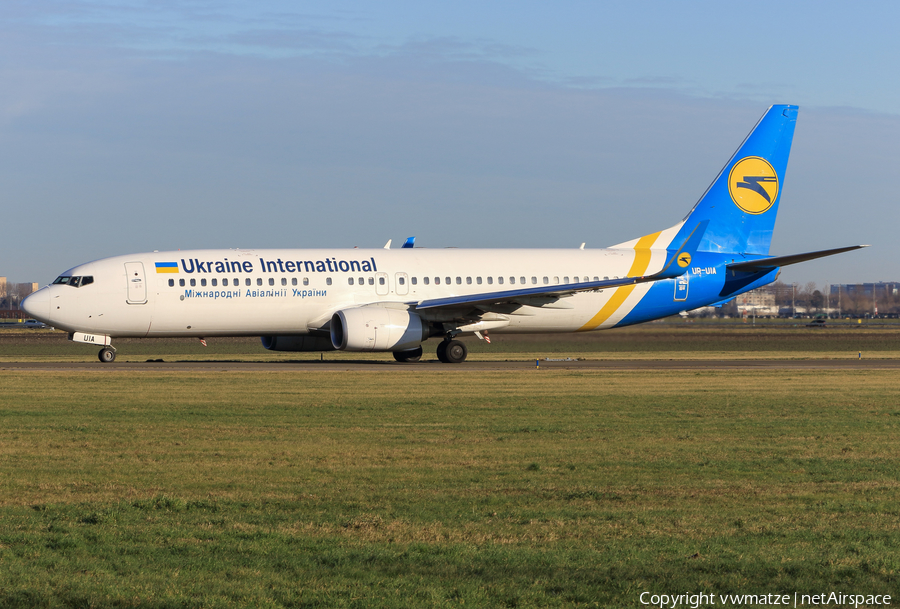 Ukraine International Airlines Boeing 737-8KV (UR-UIA) | Photo 385575