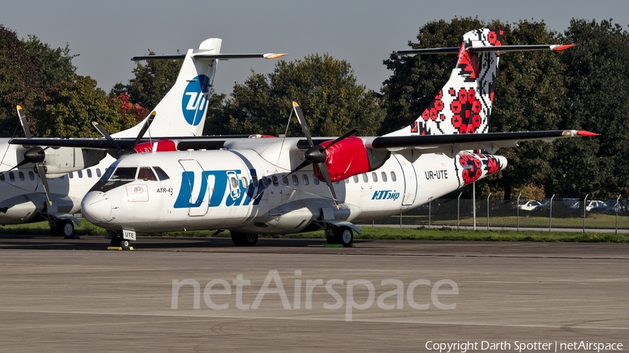 UTair Aviation ATR 42-300 (UR-UTE) | Photo 232641