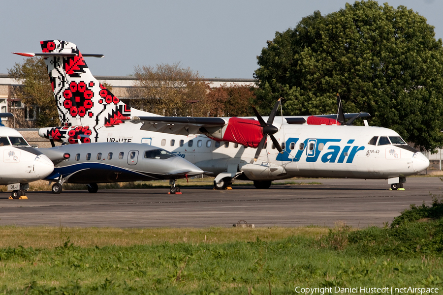 UTair Aviation ATR 42-300 (UR-UTE) | Photo 489119