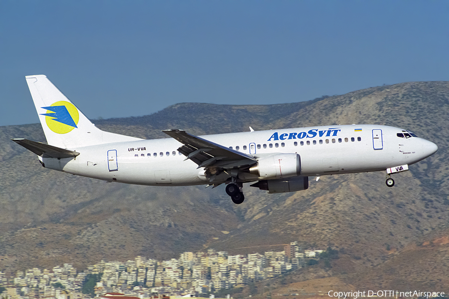 Aerosvit Airlines Boeing 737-3Q8 (UR-VVA) | Photo 513184