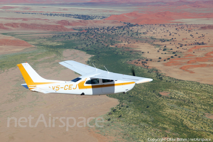 (Private) Cessna 210 Centurion (V5-CEJ) | Photo 501594