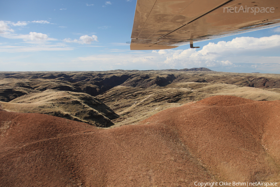 (Private) Cessna 210L Centurion (V5-LSZ) | Photo 37577
