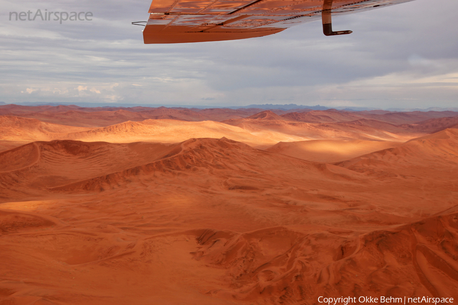 (Private) Cessna 210L Centurion (V5-LSZ) | Photo 37578