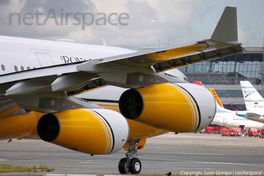 Royal Brunei Airlines Airbus A340-212 (V8-001) | Photo 54739