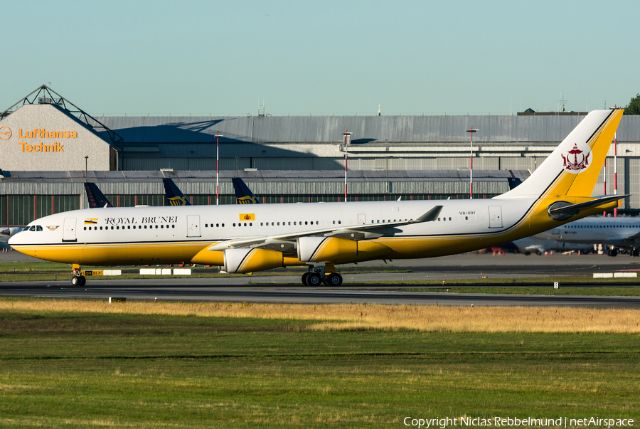 Royal Brunei Airlines Airbus A340-212 (V8-001) | Photo 250499