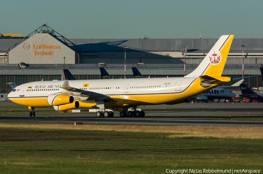 Royal Brunei Airlines Airbus A340-212 (V8-001) | Photo 250500