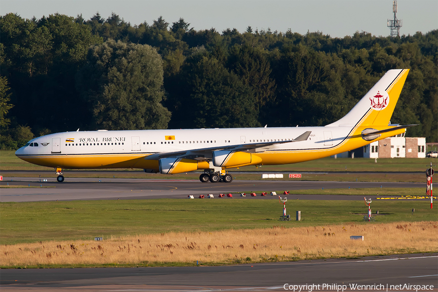 Royal Brunei Airlines Airbus A340-212 (V8-001) | Photo 250503