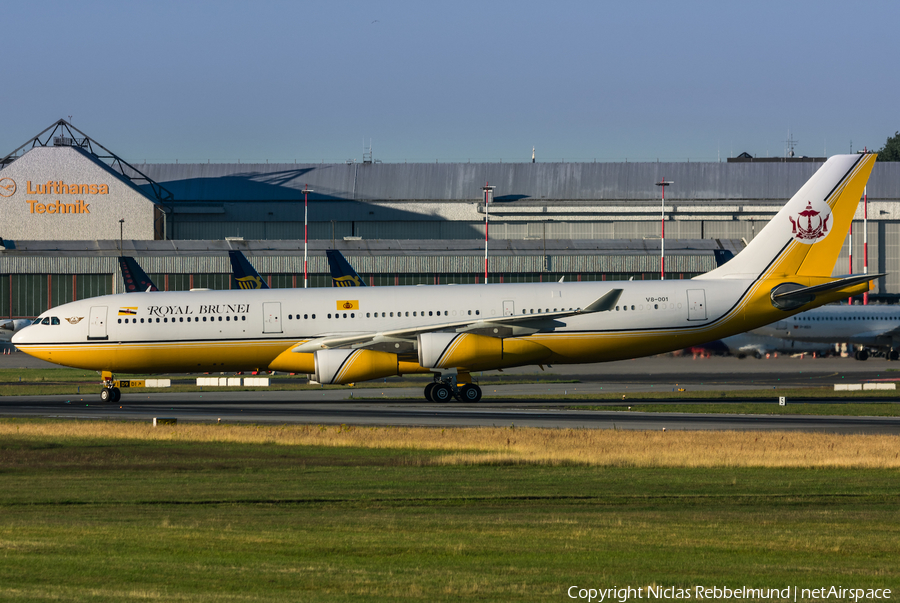 Royal Brunei Airlines Airbus A340-212 (V8-001) | Photo 250632