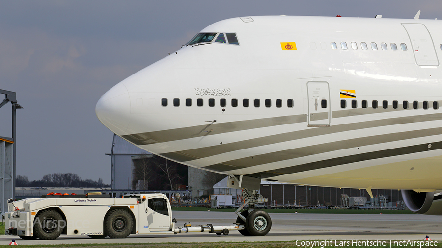 Brunei Sultan's Flight Boeing 747-430 (V8-ALI) | Photo 104230