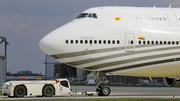 Brunei Sultan's Flight Boeing 747-430 (V8-ALI) at  Hamburg - Fuhlsbuettel (Helmut Schmidt), Germany