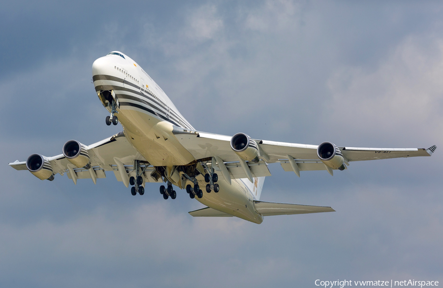 Brunei Sultan's Flight Boeing 747-430 (V8-ALI) | Photo 137095