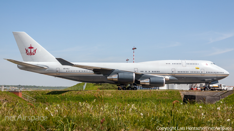 Brunei Sultan's Flight Boeing 747-430 (V8-ALI) | Photo 147881