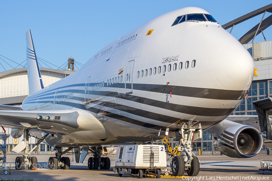 Brunei Sultan's Flight Boeing 747-430 (V8-ALI) | Photo 153538