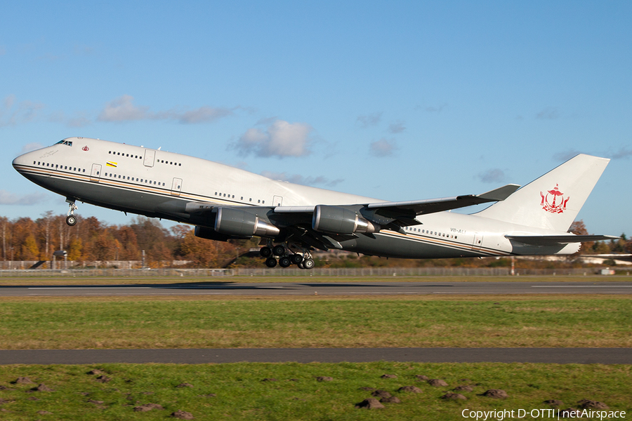 Brunei Sultan's Flight Boeing 747-430 (V8-ALI) | Photo 213713