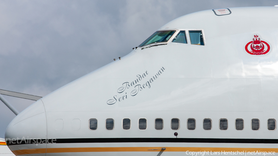 Brunei Sultan's Flight Boeing 747-430 (V8-ALI) | Photo 425201