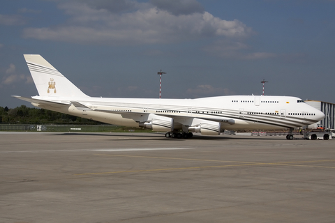 Brunei Sultan's Flight Boeing 747-430 (V8-ALI) at  Hamburg - Fuhlsbuettel (Helmut Schmidt), Germany