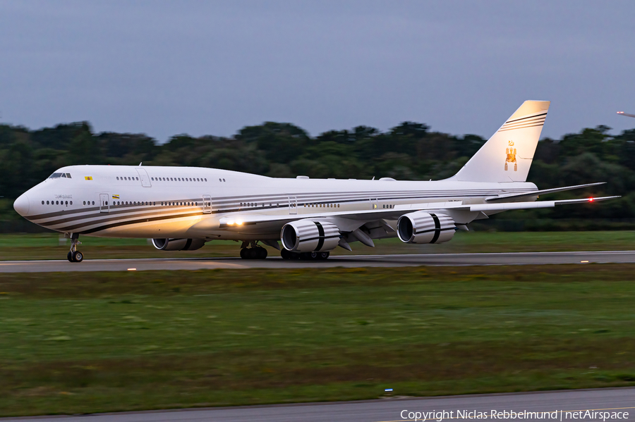 Brunei Sultan's Flight Boeing 747-8LQ(BBJ) (V8-BKH) | Photo 470358