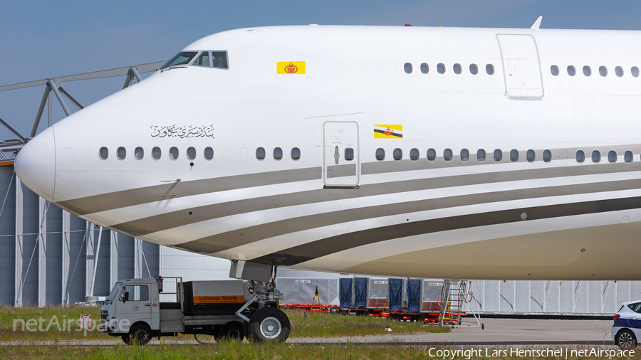 Brunei Sultan's Flight Boeing 747-8LQ(BBJ) (V8-BKH) | Photo 507012