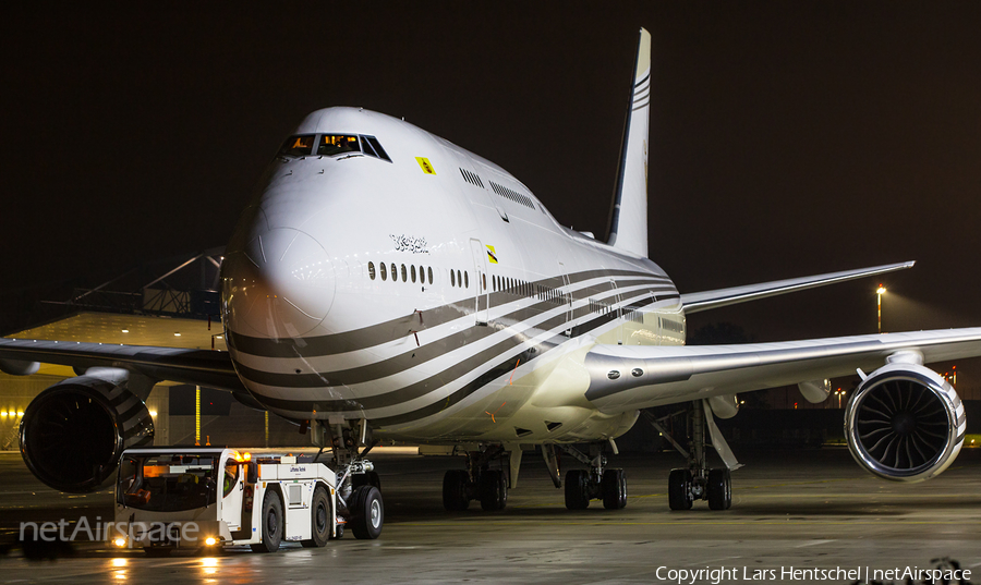 Brunei Sultan's Flight Boeing 747-8LQ(BBJ) (V8-BKH) | Photo 349663