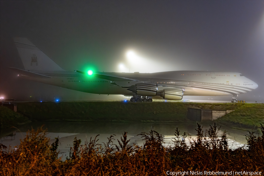 Brunei Sultan's Flight Boeing 747-8LQ(BBJ) (V8-BKH) | Photo 406269