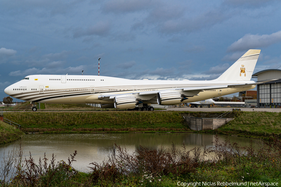 Brunei Sultan's Flight Boeing 747-8LQ(BBJ) (V8-BKH) | Photo 409468