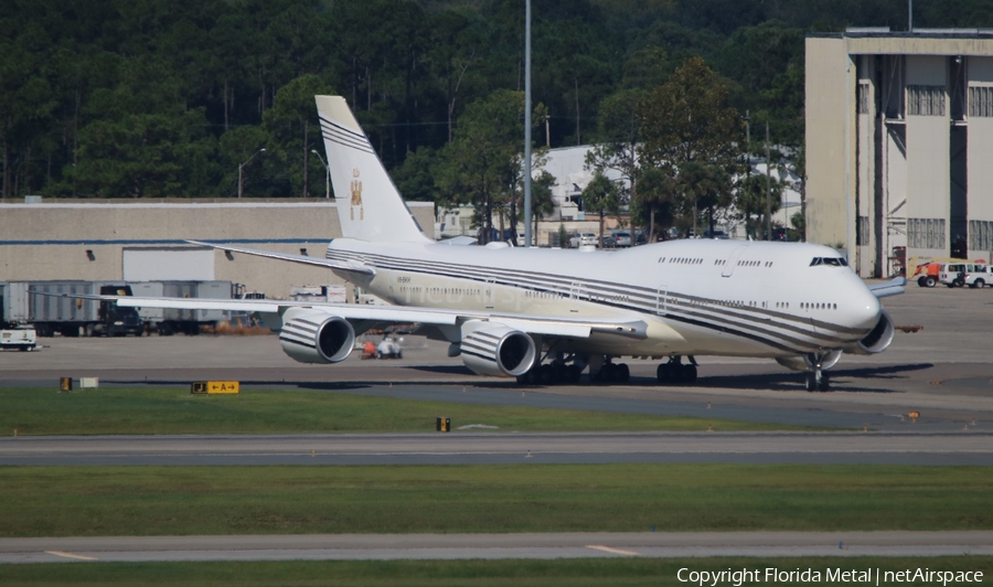 Brunei Sultan's Flight Boeing 747-8LQ(BBJ) (V8-BKH) | Photo 408036