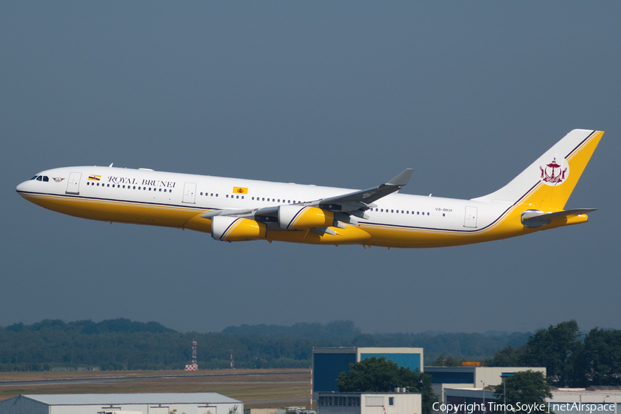 Royal Brunei Airlines Airbus A340-212 (V8-BKH) | Photo 21613