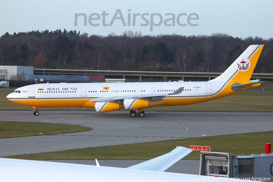 Royal Brunei Airlines Airbus A340-212 (V8-BKH) | Photo 35929