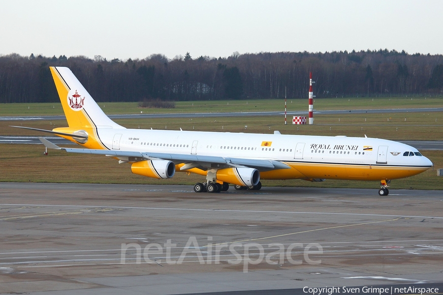 Royal Brunei Airlines Airbus A340-212 (V8-BKH) | Photo 36059