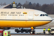 Royal Brunei Airlines Airbus A340-212 (V8-BKH) at  Hamburg - Fuhlsbuettel (Helmut Schmidt), Germany