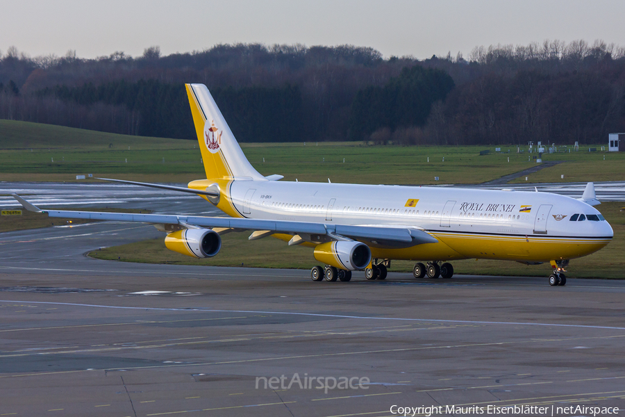 Royal Brunei Airlines Airbus A340-212 (V8-BKH) | Photo 93476