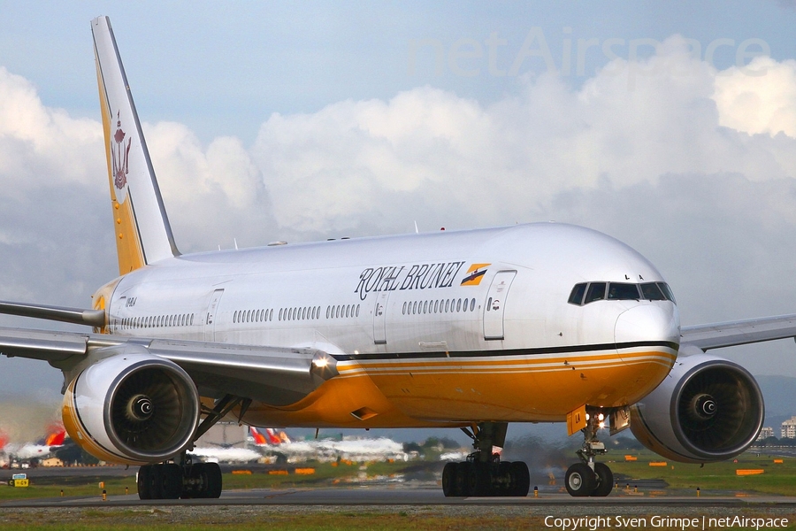 Royal Brunei Airlines Boeing 777-212(ER) (V8-BLA) | Photo 18040