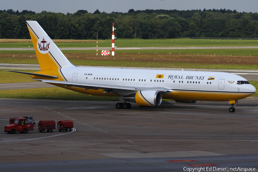 Royal Brunei Airlines Boeing 767-27G(ER) (V8-MHB) | Photo 113900