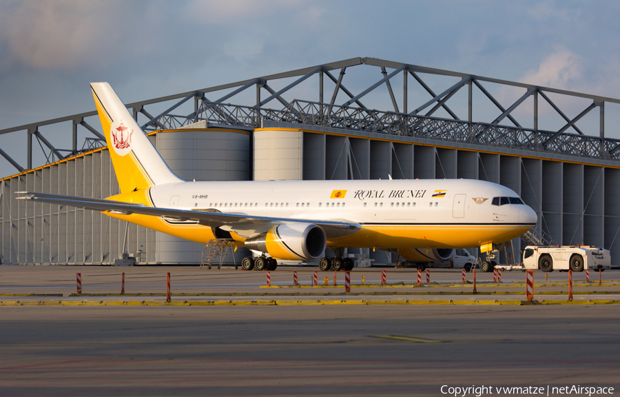 Royal Brunei Airlines Boeing 767-27G(ER) (V8-MHB) | Photo 137144