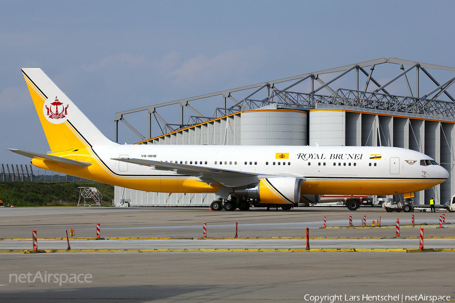 Royal Brunei Airlines Boeing 767-27G(ER) (V8-MHB) | Photo 79240