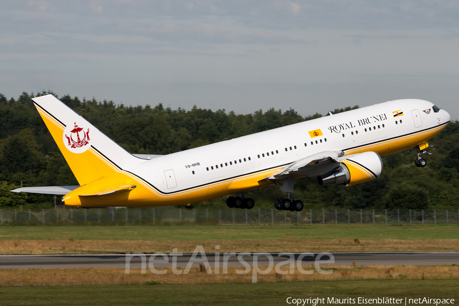 Royal Brunei Airlines Boeing 767-27G(ER) (V8-MHB) | Photo 251870