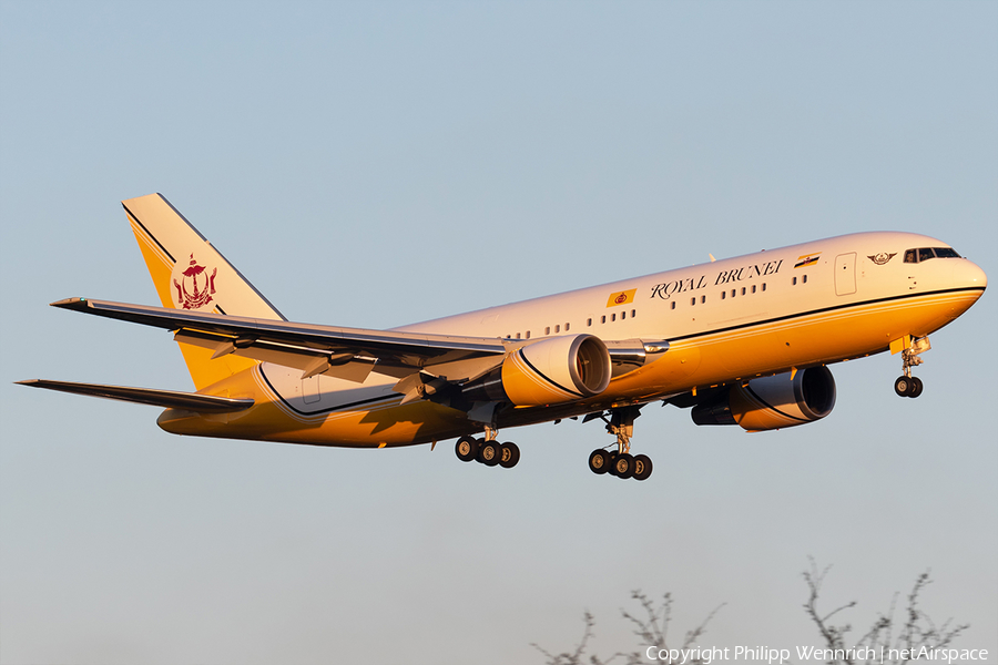 Royal Brunei Airlines Boeing 767-27G(ER) (V8-MHB) | Photo 325807