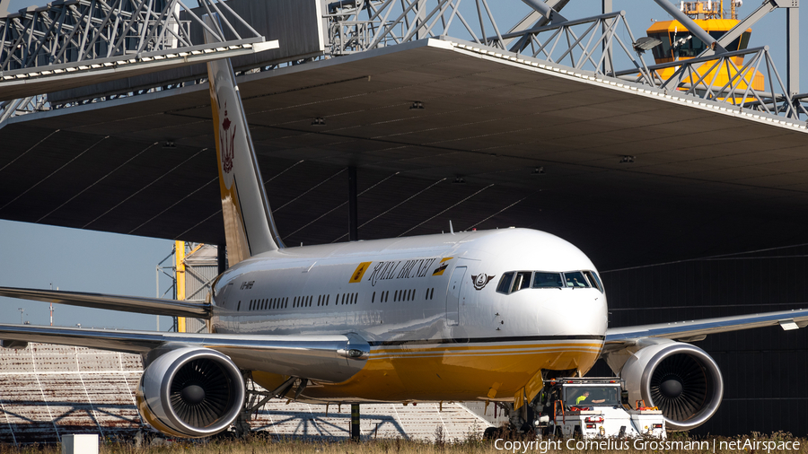 Royal Brunei Airlines Boeing 767-27G(ER) (V8-MHB) | Photo 402210