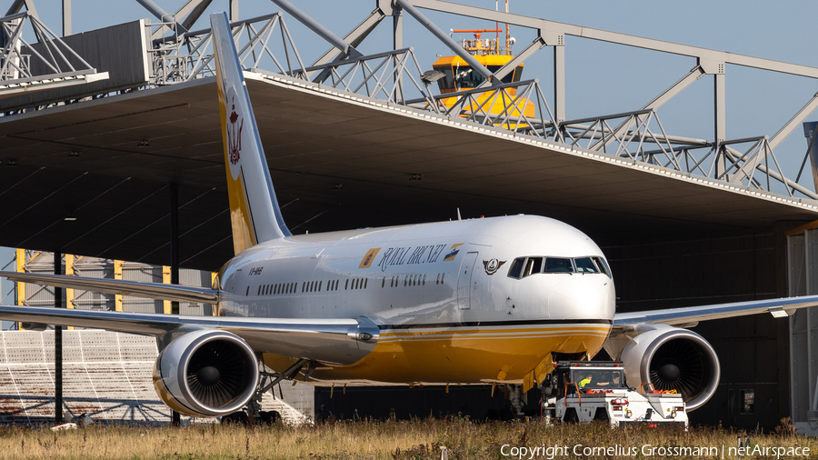 Royal Brunei Airlines Boeing 767-27G(ER) (V8-MHB) | Photo 402213