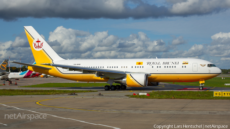 Royal Brunei Airlines Boeing 767-27G(ER) (V8-MHB) | Photo 405856