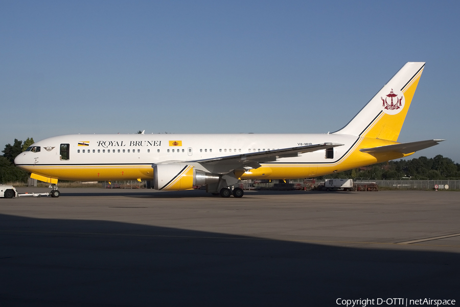 Royal Brunei Airlines Boeing 767-27G(ER) (V8-MHB) | Photo 413881