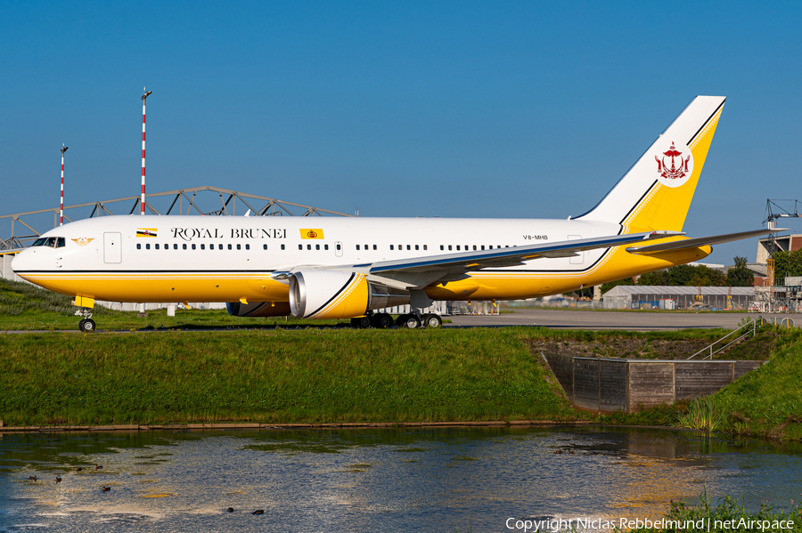 Royal Brunei Airlines Boeing 767-27G(ER) (V8-MHB) | Photo 470305