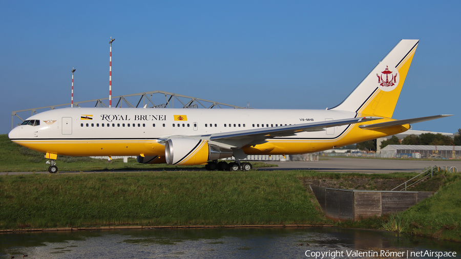 Royal Brunei Airlines Boeing 767-27G(ER) (V8-MHB) | Photo 486895