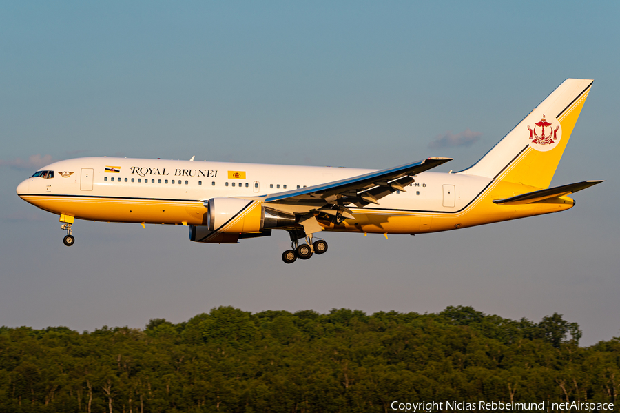 Royal Brunei Airlines Boeing 767-27G(ER) (V8-MHB) | Photo 574749