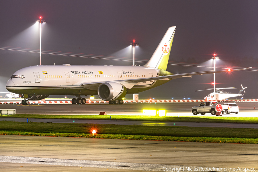Brunei Sultan's Flight Boeing 787-8(BBJ) (V8-OAS) | Photo 409959