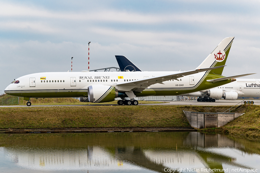 Brunei Sultan's Flight Boeing 787-8(BBJ) (V8-OAS) | Photo 413691
