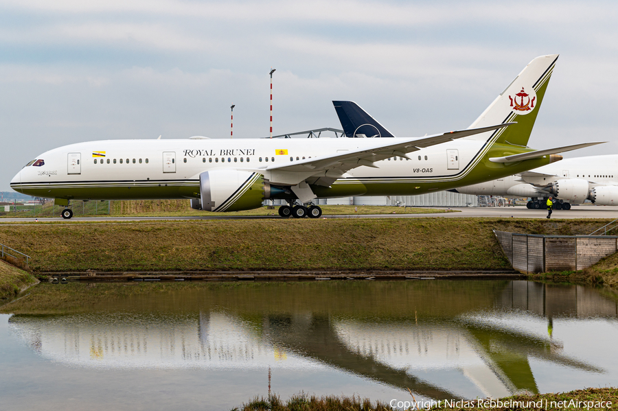 Brunei Sultan's Flight Boeing 787-8(BBJ) (V8-OAS) | Photo 413692