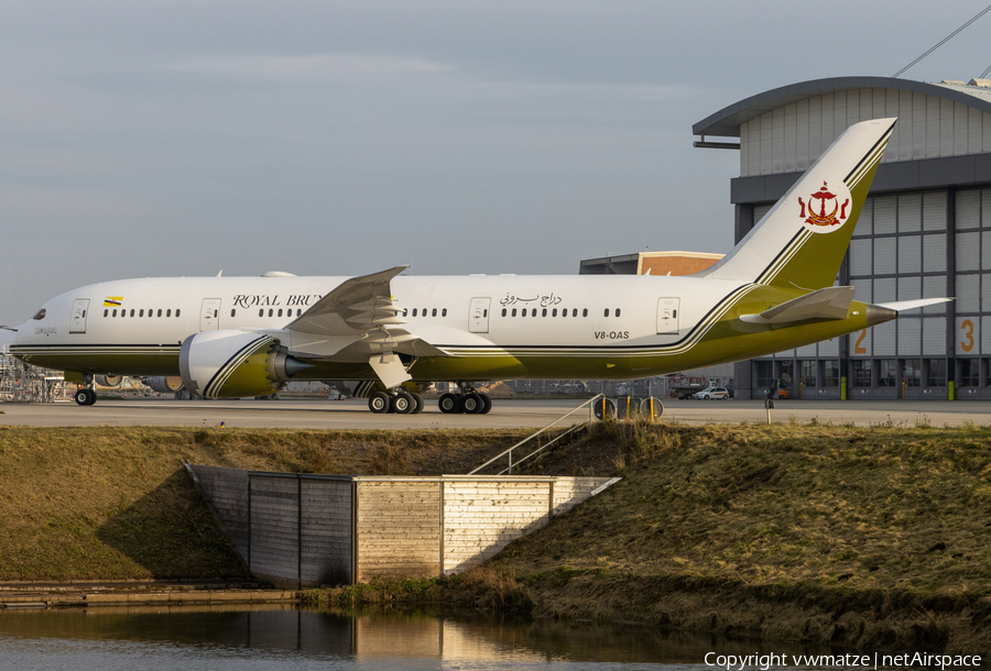 Brunei Sultan's Flight Boeing 787-8(BBJ) (V8-OAS) | Photo 413963