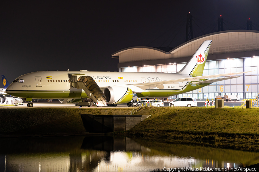 Brunei Sultan's Flight Boeing 787-8(BBJ) (V8-OAS) | Photo 414027